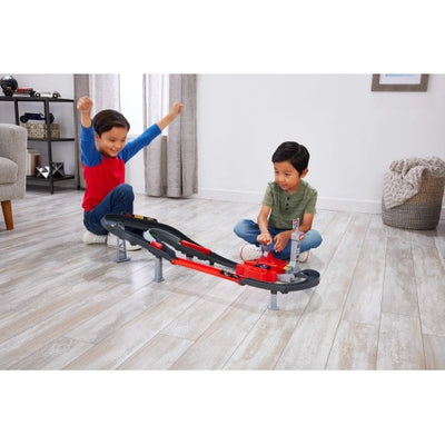 Hot Wheels Racing Formula 1 Sprint Race Circuit Track Set with 3 Die-Cast Toy Cars