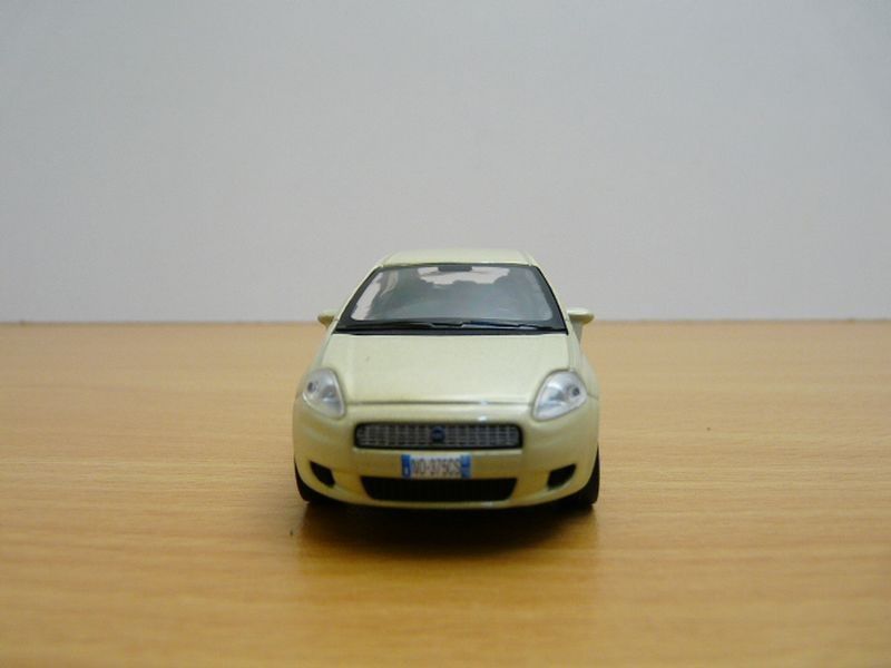 Fiat Grande Punto Beige 3 Doors 1/43