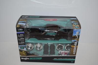 Maisto 1967 Ford Mustang Gt Die-Cast Model Kit 1:24 Scale
