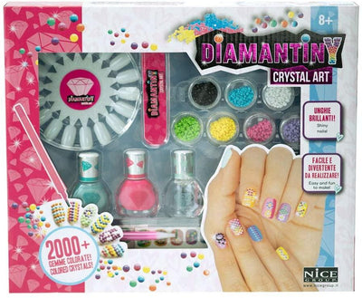 Diaman Tiny Nail Design