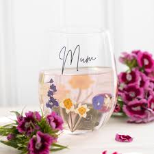 Mum with this elegant stemless wine glass