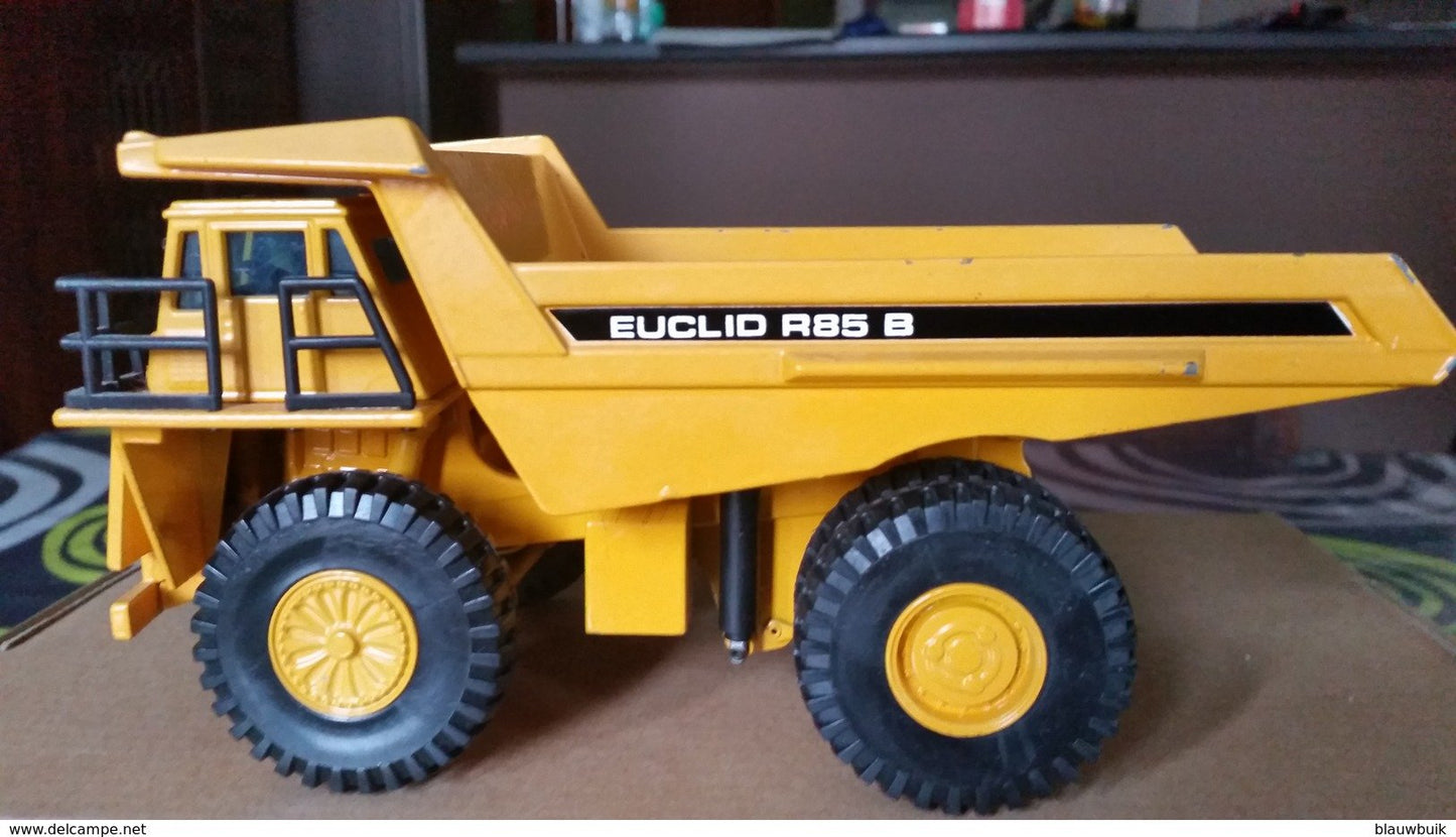 Die Cast Metal Truck 1:50 Scale